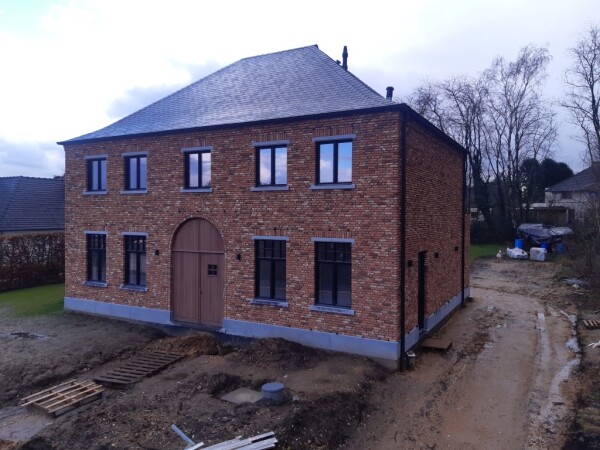 Nieuwbouw gezinswoning, van kelder tot dak